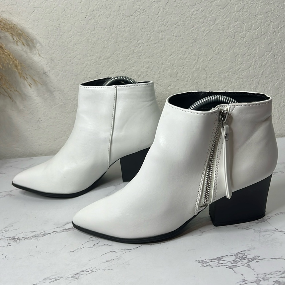 Qupid White Booties Size 8